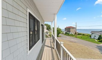 51 Burnett Rd, Warwick, RI 02889