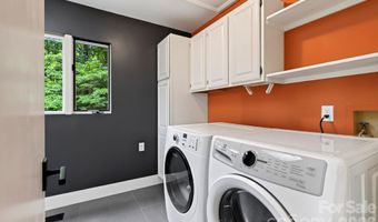 12 Beech Tree Ln, Asheville, NC 28804