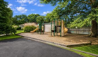 3201 CUNNINGHAM Dr, Alexandria, VA 22309