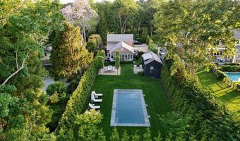 6 Cozzens Ln, Amagansett, NY 11930