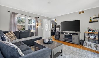 5 Robin Ln, Clinton, CT 06413