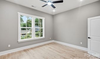 1106 Brookhurst Dr, Charlotte, NC 28205