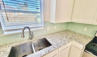 569 CAMELIA St, Atlantic Beach, FL 32233