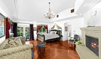 5920 Colodny Dr, Agoura Hills, CA 91301