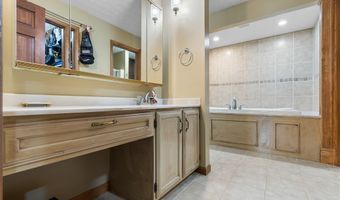 12980 Robinwood St NE, Alliance, OH 44601