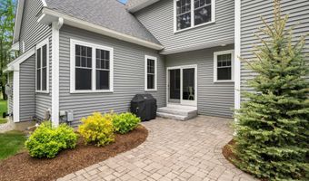 10 Lilac Ct, Bedford, NH 03110