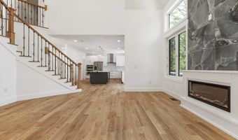 130 Zoar Ave, Attleboro, MA 02703
