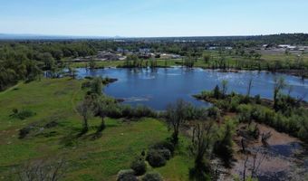 19300 Latona Rd, Anderson, CA 96007