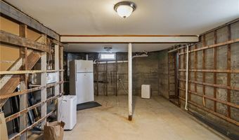 34 Aldrich Ave, Cranston, RI 02920