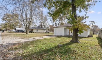 304 E Cofield St, Aurora, MO 65605