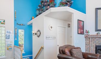 461 S Home Ct, Rockaway Beach, OR 97136