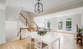 9821 TIFFANY HILL Ct 71, Bethesda, MD 20814