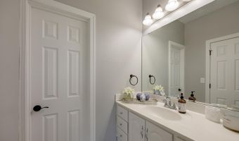 5120 Country Hills Dr, Aurora, IN 47001
