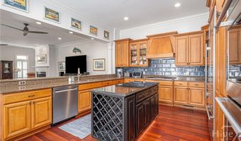 11 Turnbull Ln, Savannah, GA 31410