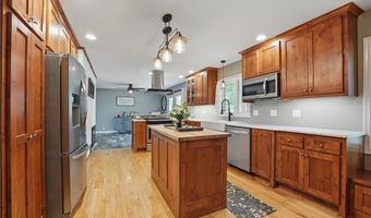 1633 N 600 Rd, Baldwin City, KS 66006