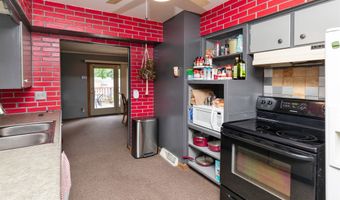 2614 E 38th Ct, Des Moines, IA 50317