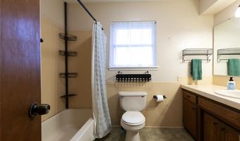 2804 N McMillan Ave, Bethany, OK 73008