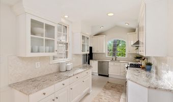 6005 WYNNWOOD Rd, Bethesda, MD 20816