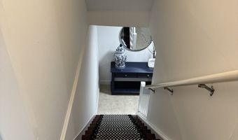 8 Scuppo Rd APT 13, Danbury, CT 06811