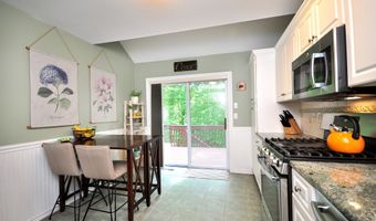202 Castlewood Dr 202, Bloomfield, CT 06002