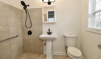 735 W NORTH St, Dover, DE 19904