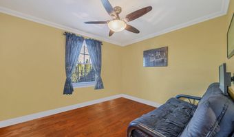15 Foxcroft Rd, Albertson, NY 11507