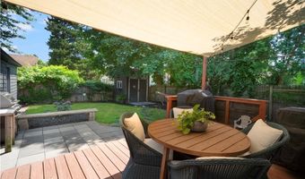 14 Elinora St, East Providence, RI 02915