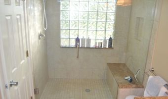 421 Woodlands Cir, Brandon, MS 39047