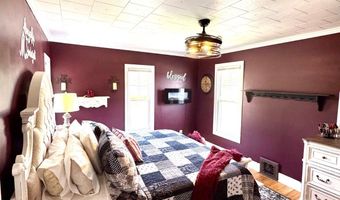 305 N Washington St, Abingdon, IL 61410