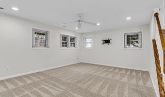 6618 FROST LAKE Ln, Alexandria, VA 22315