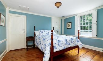 26 Thames St, Newport, RI 02840