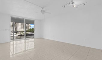 3030 Marcos Dr T-412, Aventura, FL 33160