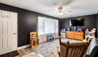302 S EAST St, Abingdon, IL 61410