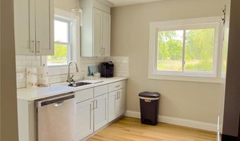 72 Sayles Ave, Warwick, RI 02889