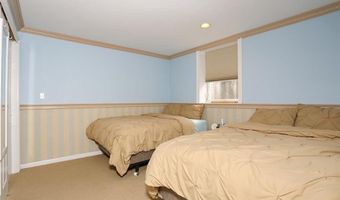 6 Margo Ct, Airmont, NY 10901