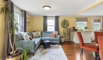 22 Rowe Pl, Bristol, CT 06010