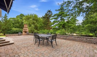 637 CHATSWORTH Dr, Ambler, PA 19002