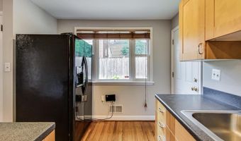 8617 LYNBROOK Dr, Bethesda, MD 20814