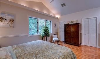 13 Woodlawn Cir, Hopkinton, RI 02832