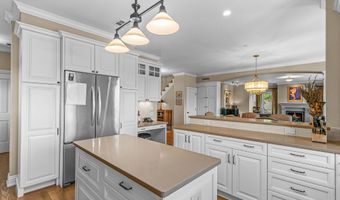 551 Strawberry Ln, Ashland, OR 97520