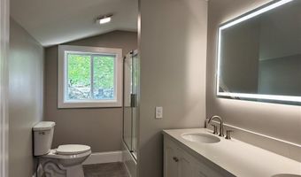 77 Ash St, Lincoln, RI 02865