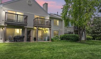 2827 S Embers Ln, Arlington Heights, IL 60005