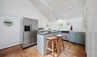 60 Old Deerfield Rd, Candia, NH 03034