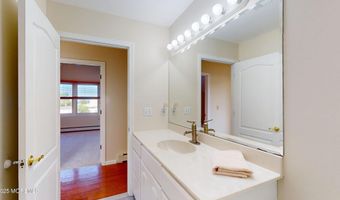 11 Drake Dr, Bayville, NJ 08721