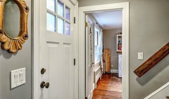 44 Washington Rd, Barrington, RI 02806