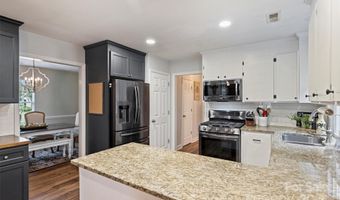 8520 Golf Ridge Dr, Charlotte, NC 28277
