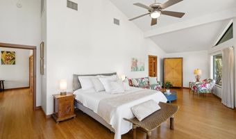 563 Mikioi Pl, Kihei, HI 96753