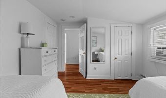 19 Warren Ave 19, Middletown, RI 02842
