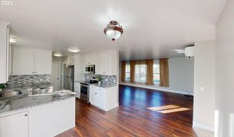 425 MEMORY Ln, Brookings, OR 97415