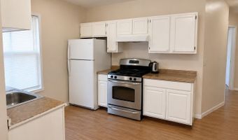 13 Armstrong Pl, Bridgeport, CT 06608